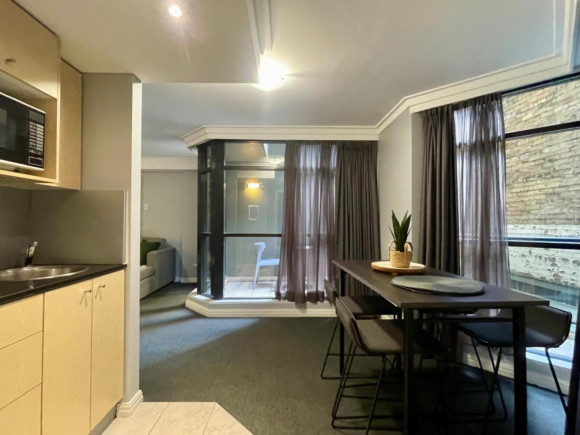 Apartment Getaway 1 Bdrm 2 Bathrms Sleeps 4 Sydney